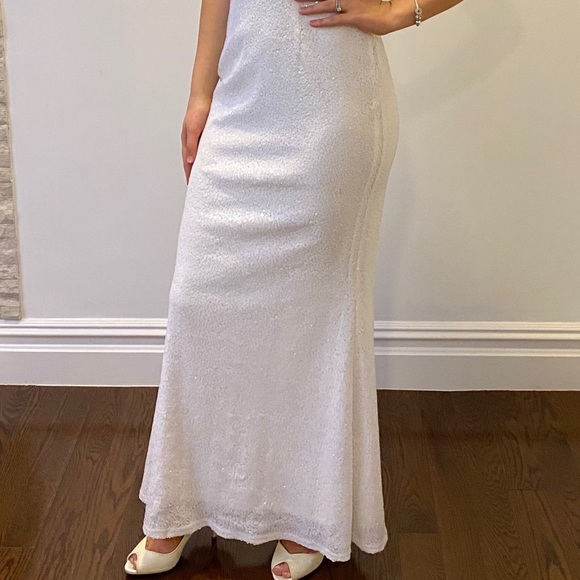 Long white dress - Picture 3 of 4
